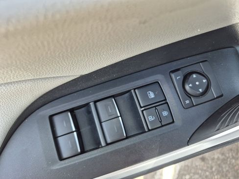 Certified 2022 Toyota RAV4 XLE AWD/4WD image 13