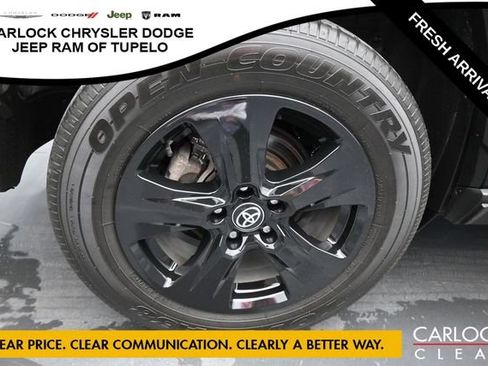 Used 2024 Toyota RAV4 XLE FWD image 49