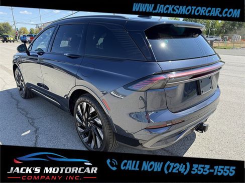 Used 2024 Lincoln Nautilus Reserve w/ Jet Appearance Package (87T) image 12