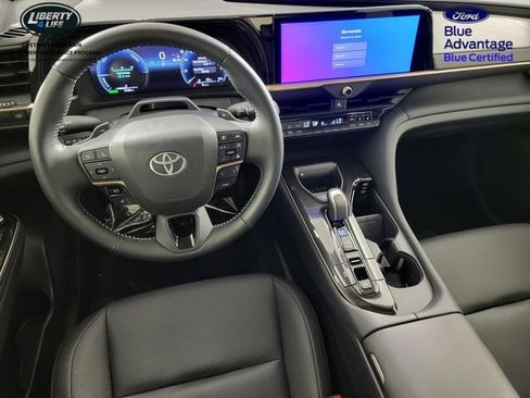 Used 2025 Toyota Crown Platinum AWD/4WD image 33