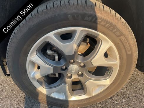 Used 2018 Jeep Compass Limited image 34