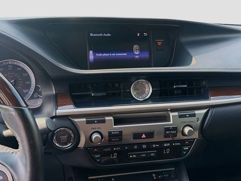 Used 2017 Lexus ES 350 w/ Premium Package FWD image 12