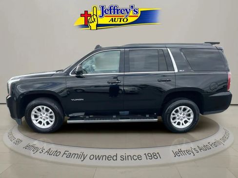 Used 2017 GMC Yukon SLT AWD/4WD image 11