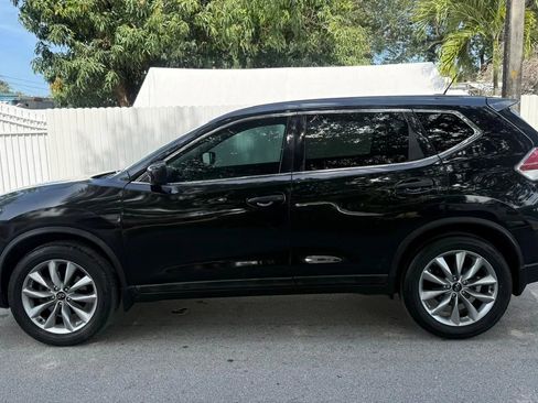 Used 2016 Nissan Rogue S w/ S Family Package FWD image 3
