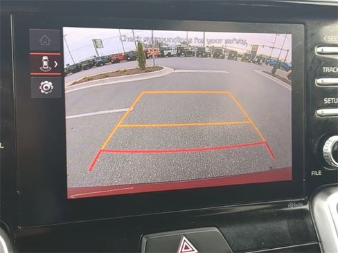 Used 2022 Kia Sorento LX image 19