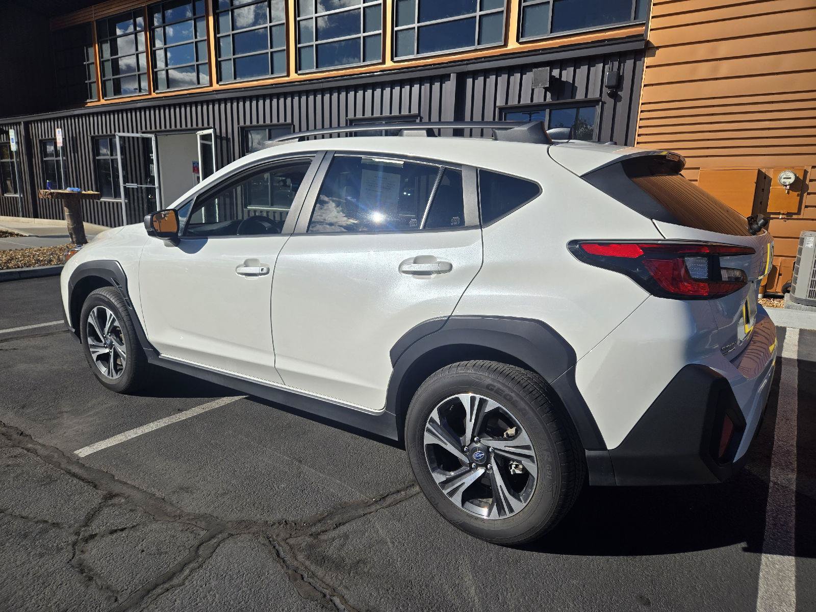 Used 2024 Subaru Crosstrek 2.0i Premium AWD/4WD image 3