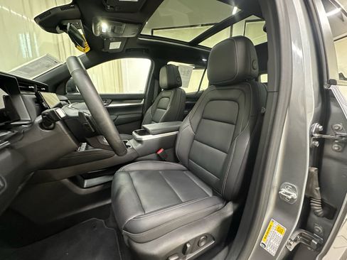 Certified 2025 GMC Terrain Elevation w/ Elevation Premium Package AWD/4WD image 23