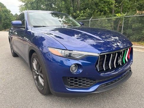 Used 2018 Maserati Levante AWD/4WD image 3