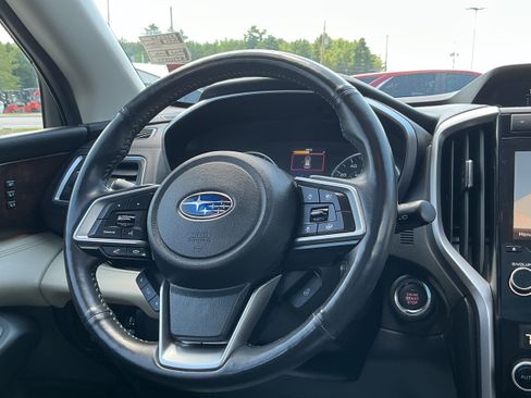 Used 2022 Subaru Ascent Touring AWD/4WD image 8