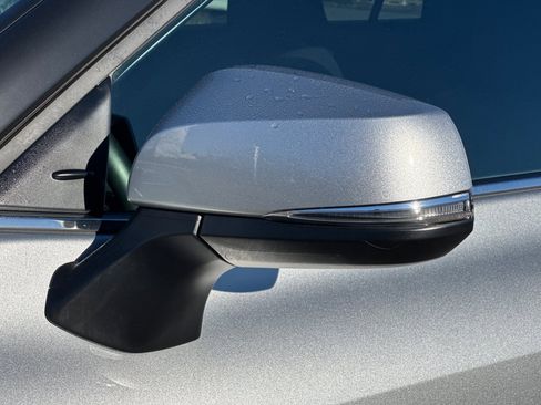 Used 2025 Toyota Highlander LE image 54