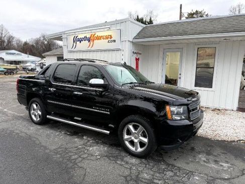 Used 2011 Chevrolet Avalanche LTZ image 1