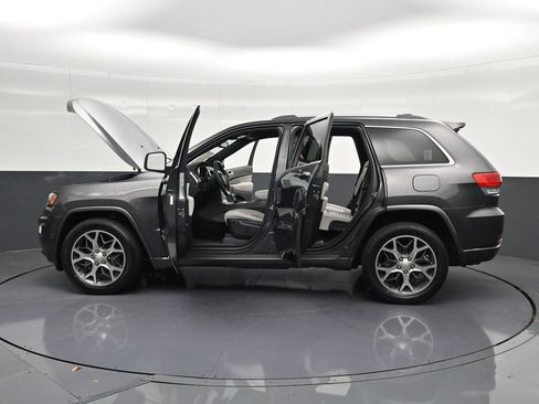 Used 2018 Jeep Grand Cherokee Limited RWD image 34