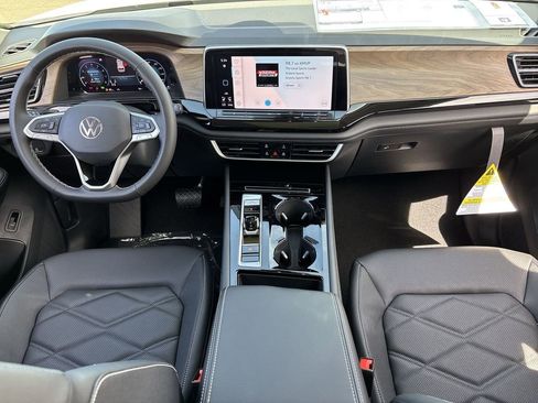 New 2026 Volkswagen Atlas SE FWD image 11