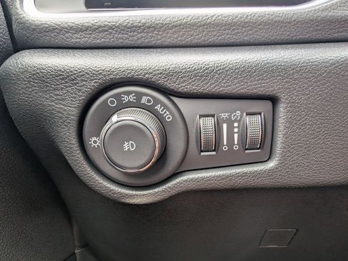 New 2026 Chrysler Pacifica Limited w/ S Appearance Package image 37