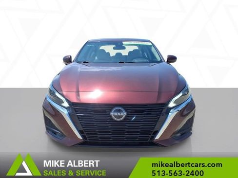 Used 2023 Nissan Altima 2.5 SV FWD image 2