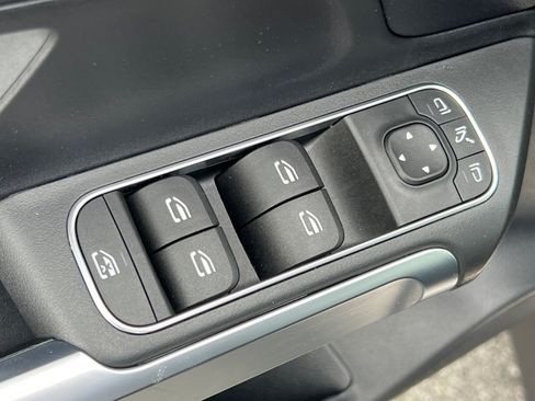 Used 2023 Mercedes-Benz GLB 250 image 13