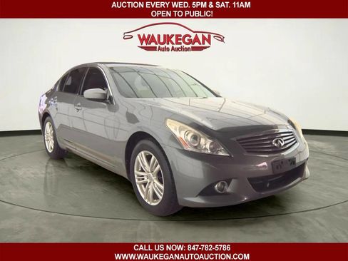Used 2011 INFINITI G25 x w/ Moonroof Pkg image 2