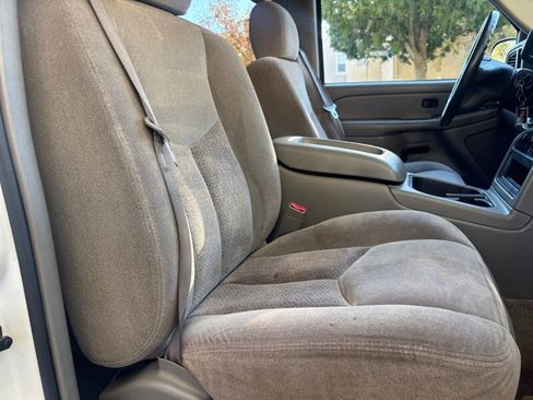 Used 2004 Chevrolet Tahoe LS image 15