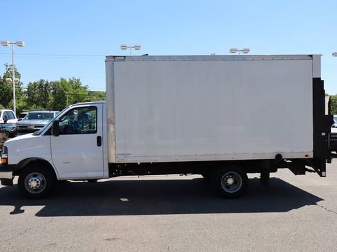 Used 2022 Chevrolet Express 3500 w/ Power Convenience Package RWD image 25
