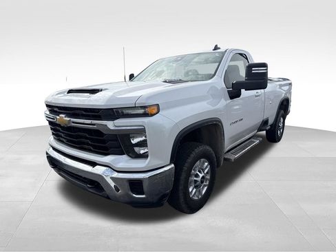 Used 2024 Chevrolet Silverado 2500 LT AWD/4WD image 5