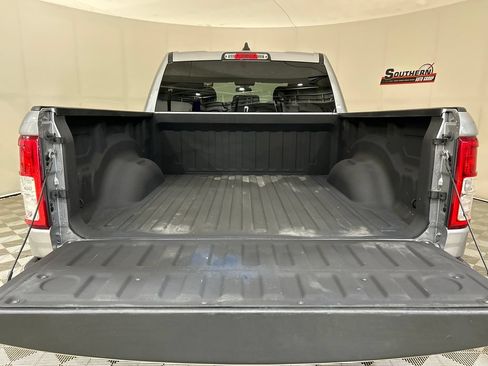Used 2022 RAM 1500 Big Horn AWD/4WD image 5