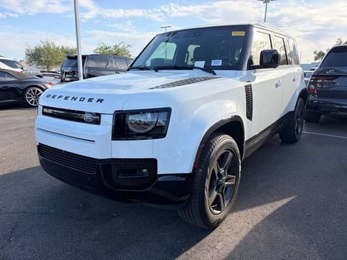 Used 2024 Land Rover Defender 110 X-Dynamic SE AWD/4WD image 1