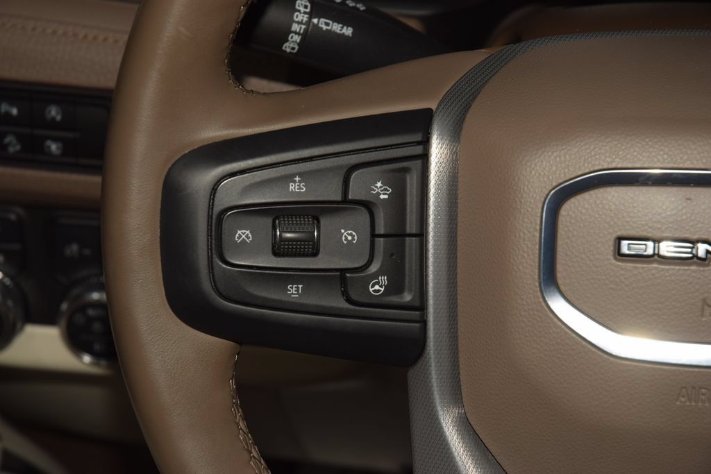 Used 2024 GMC Yukon Denali AWD/4WD image 40