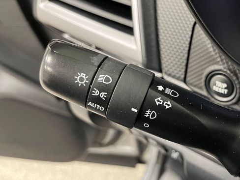Used 2022 Subaru Forester Premium AWD/4WD image 31