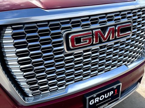 Used 2022 GMC Yukon Denali w/ Denali Premium Package image 30
