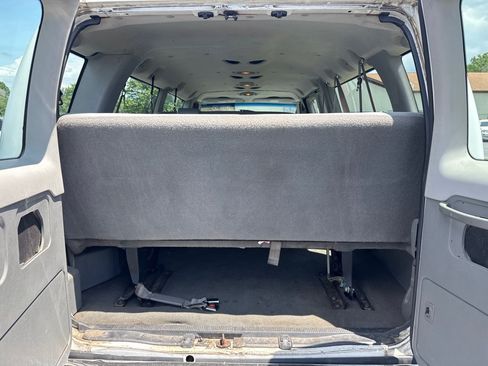Used 2007 Ford E-350 and Econoline 350 XL RWD image 13