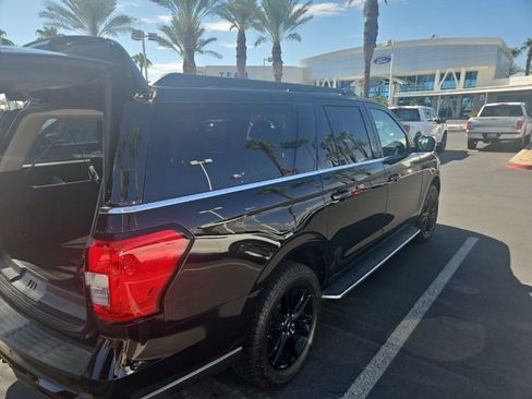 Used 2022 Ford Expedition Max XLT AWD/4WD image 2