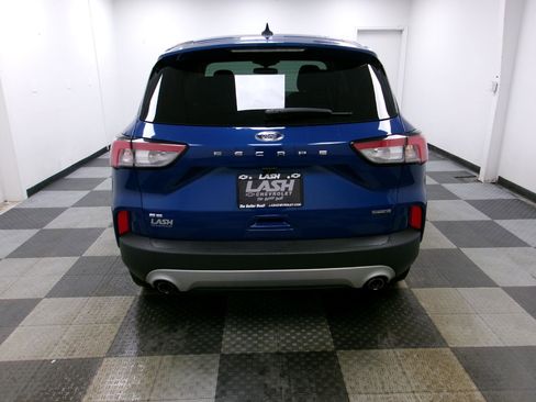 Used 2022 Ford Escape SE image 12