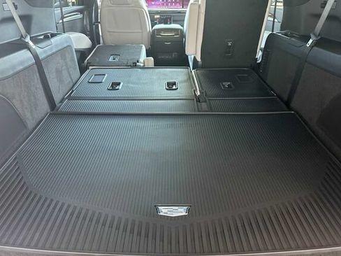 New 2026 Cadillac Escalade ESV Platinum Sport w/ LPO, ONYX Package AWD/4WD image 17