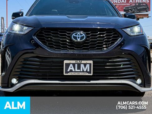 Used 2022 Toyota Highlander XSE AWD/4WD image 9