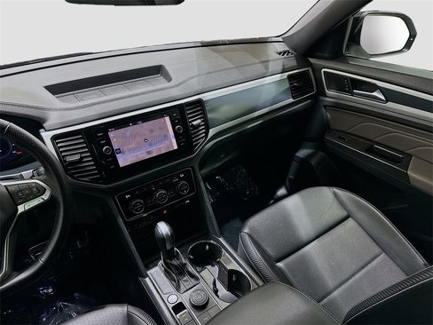 Used 2023 Volkswagen Atlas Cross Sport SEL R-Line image 25