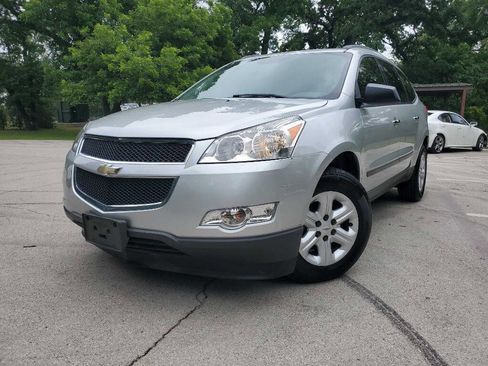 Used 2011 Chevrolet Traverse LS FWD image 1