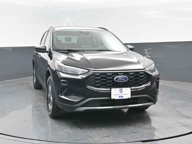 Certified 2025 Ford Escape ST-Line AWD/4WD image 2