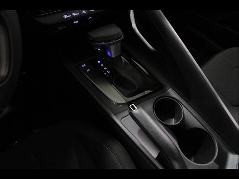 Certified 2025 Hyundai Elantra Sport image 14