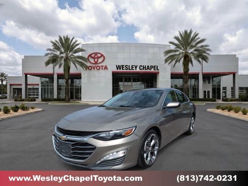 Used 2020 Chevrolet Malibu LT FWD image 1