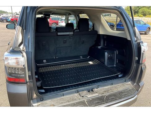 Used 2022 Toyota 4Runner TRD Off-Road image 10