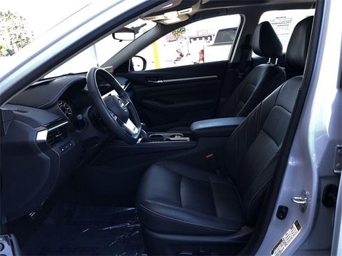 Used 2023 Nissan Altima 2.5 SR w/ SR Premium Package image 25