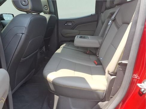 Used 2026 Chevrolet Colorado ZR2 w/ Technology Package AWD/4WD image 19