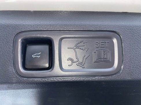 Certified 2022 Ford Expedition Max Limited image 24