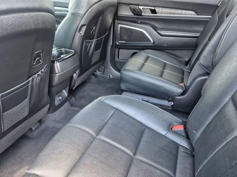 Used 2024 Kia Telluride SX w/ Towing Package AWD/4WD image 14