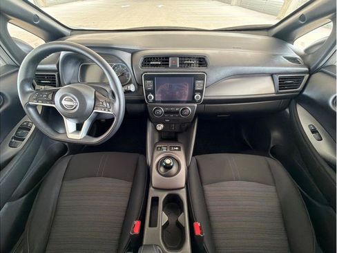 Used 2025 Nissan Leaf S FWD image 15