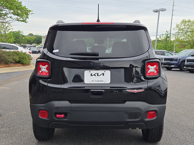 Used 2023 Jeep Renegade Trailhawk AWD/4WD image 32