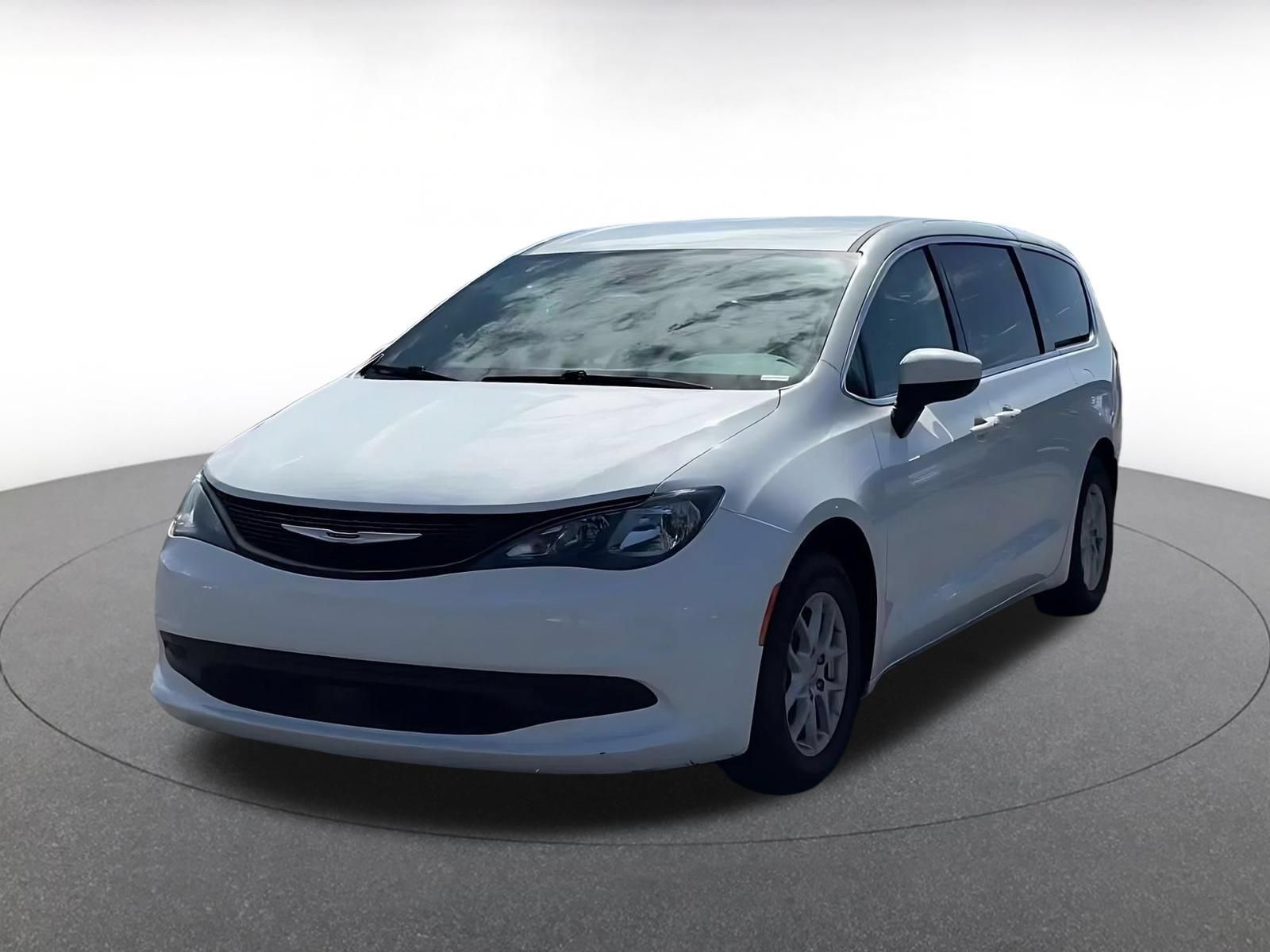 Used 2023 Chrysler Voyager LX FWD image 6