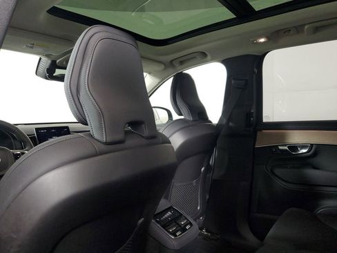 Used 2025 Volvo XC90 B6 Plus image 16