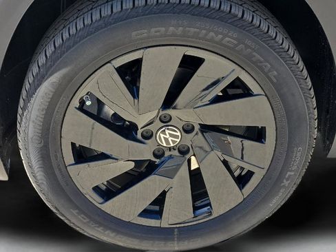 New 2026 Volkswagen Atlas Cross Sport SE FWD image 8