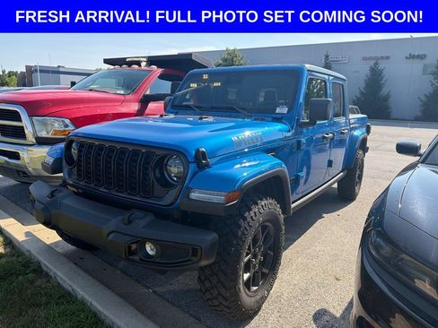Used 2025 Jeep Gladiator Sport AWD/4WD image 1